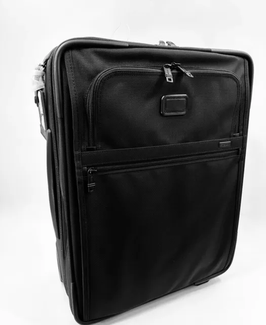 TUMI EXPANDABLE ALPHA 2 CARRY ON LUGGAGE (2 WHEEL ) With Accsesories INCLUDED 2