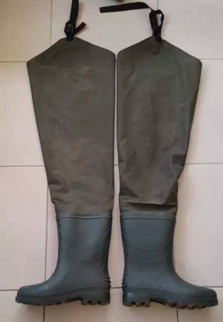Snowbee Fishing Thigh Waders Size 8 Shoe