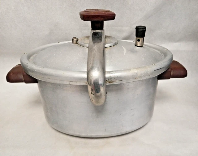 Asie Approfondi Banquet cocotte minute 7 litres Survie Éveil placard