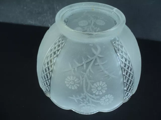 Frosted/Clear     Glass Globe/ Shade   Flower/Daisy Pattern Scalloped