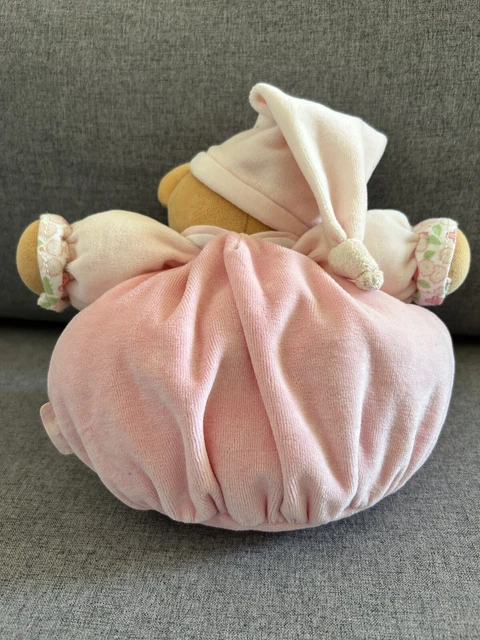 Doudou boule KALOU Ours rose grelot avec bonnet et fleurs brodées 2