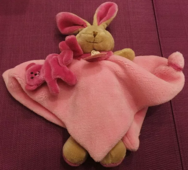 S8P / doudou lapin rose plat jambe écharpe rose graffitis DOUDOU ET COMPAGNIE