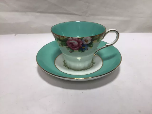 HH31 Vintage Classic Paragon Beautiful Design Fine Bone China Teacup & Saucer