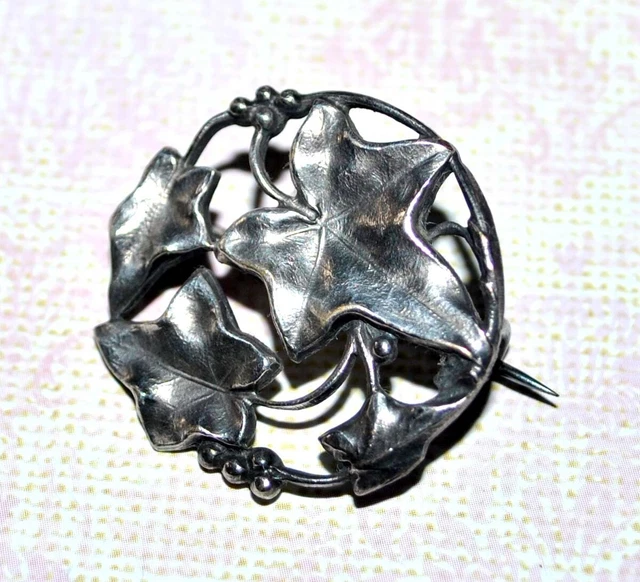 Broche ancienne Lierre ART NOUVEAU 1900 Symbole Amour Fidélité _ Plaqué Argent