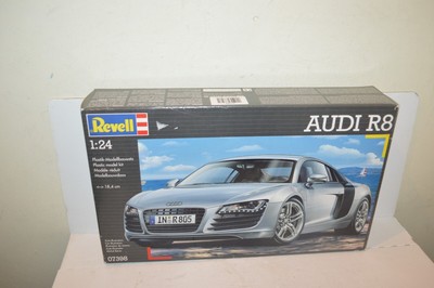 Maquette Revell Voiture Audi R 8 Model Kit   1/24  Neuf + Peinture