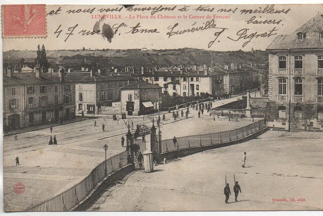 LUNEVILLE - Meurthe et Moselle - CPA 54 - la place du Chateau