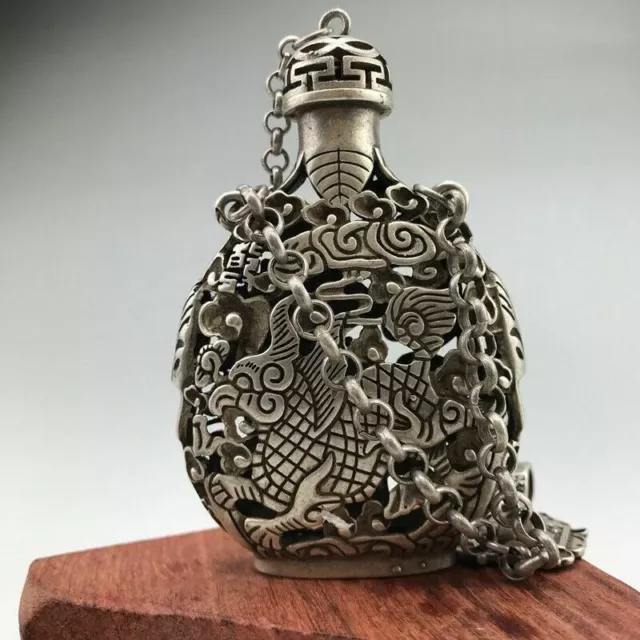 Chinese ancient Tibetan silver snuff bottle hand-carved Chinese dragon pattern