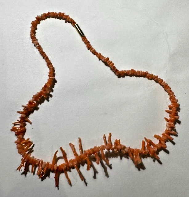 Collier Ancien En Perles De Corail - Véritable Corail Peau De Pêche Et Blanc, Occasion