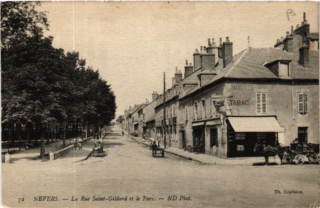 CPA NEVERS - La Rue St-Gildard et le Parc (457003)