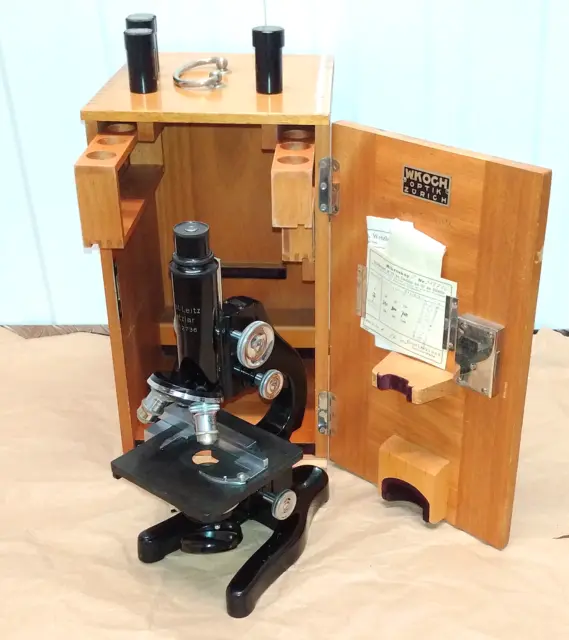 Cased Ernst Leitz Wetzlar Microscope - 3 Leitz Objectives + 1 Leitz Eyepiece