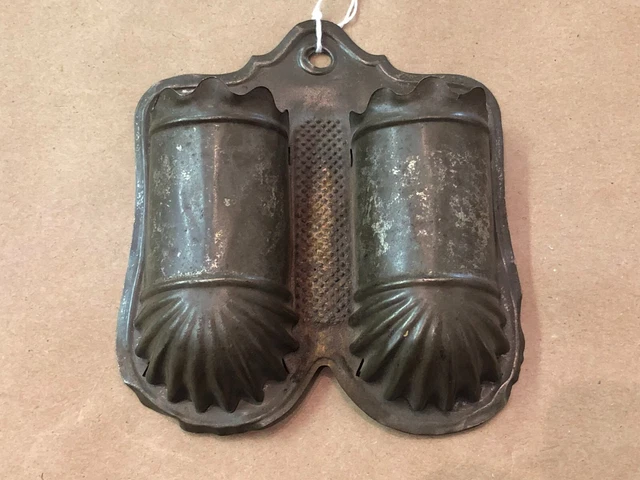 Vintage Wall Mount Tin Double Match Safe Holder With Striker Vintage Wall Mount Tin Double Match Safe Holder With Striker