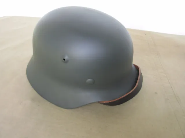WH Stahlhelm + Kinnriemen M35 M40 Steel Helmet WWII + Chin Strap Wehrmacht -2