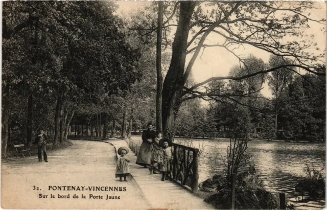CPA Vincennes Sur le bord de la Porte Jaune (1347057)