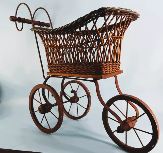Crriage wicker three wheel antique