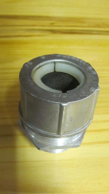 Hubbel cord grip connector- for 1"O.D. electrical cable size ,or so-1 1/4" hub