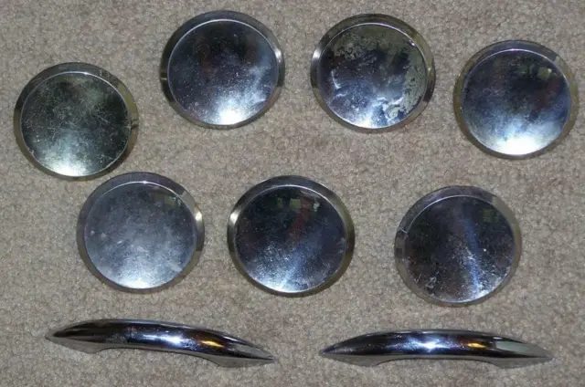 7 Silver Coated Metal Cabinet Knobs Or Pulls Plus 2 Drawer Pulls