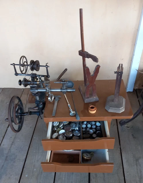 Lot D'outils Anciens D'horloger - N°4 - Ensemble Pour Montre & Réveil - Occasion - Vendu Dans L'état