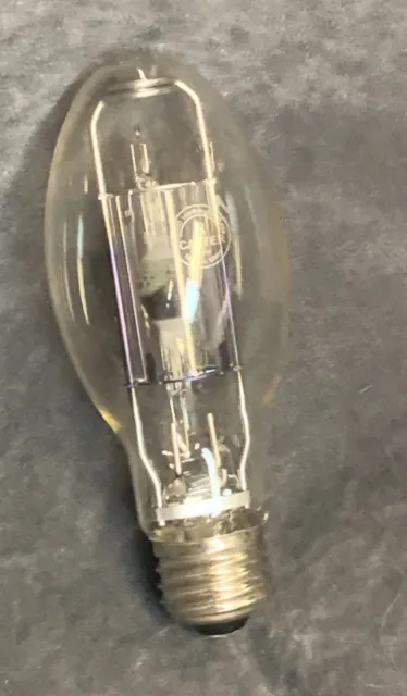 NEW - M90 100W Metal Halide Bulb for Outdoor Light Fixture