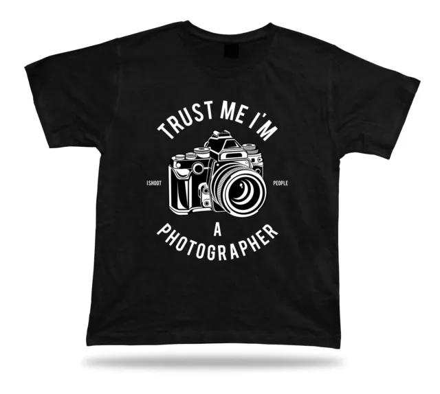 Trust me I'm a photographer black and white t shirt style modern new design