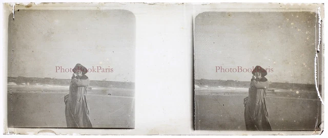 Women at the Beach Fashion c1930 Photo Glass Plate Vintage V28L28n19 2