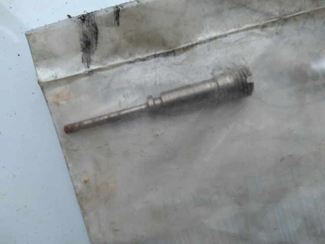New OEM Plunger for Mack Sheppard Steering Box 8148-1820411