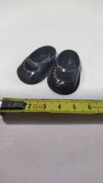 1 paio di scarpe (suola 4 cm ca.) , per bambole Furga, Sebino o altre, Vintage
