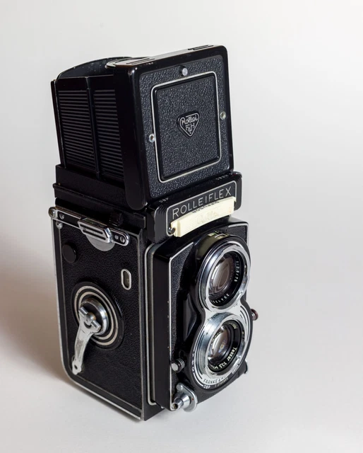 5 Frames with a Rolleiflex 3.5F and Rollei Pan 25 in Tretower Castle