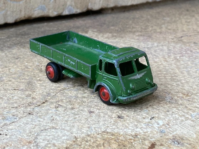 Camion Renault Avec Pelle – C.I.J. France, Référence 3.82, Miniature Occasion