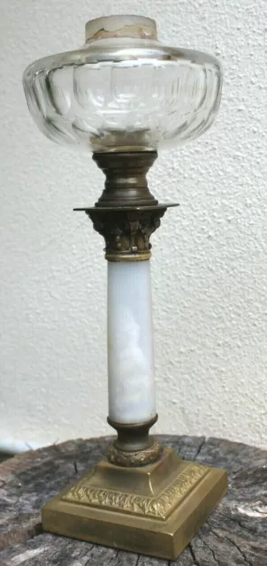 ancien pieds de lampe a pétrole chapiteau en bronze et onyx