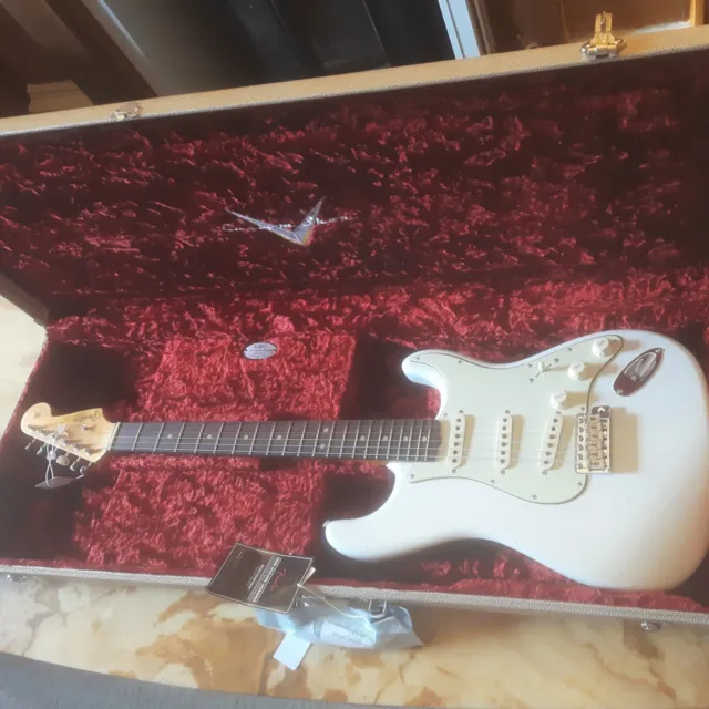 Fender Custom Shop 1963 Stratocaster Journeyman Relic Aged Olympic White