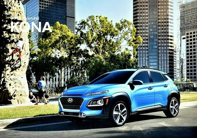2018 Hyundai Kona Sales Brochure Catalog ~ 12 Pages ~ Near Mint