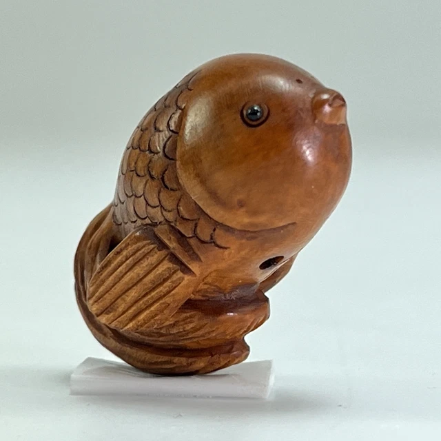 Japanese Netsuke Fish Hand Carved Boxwood 1 Inch Bead Signed 石川 Ishikawa