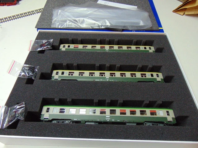 COFFRET REE 3 Voitures DEV AO COURTES U50 ÉPOQUE IIIB RÉF VB-043 EUR 240,00 - FR