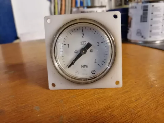 DDR Manometer MPa 2,5