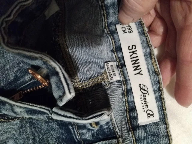 (410) Girls Bundle Jeans/2x Tops  Aged 6-7 Years used 6