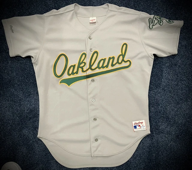 JOSE CANSECO OAKLAND ATHLETICS A'S VINTAGE BASEBALL TEAM HOME RUN PHOTO