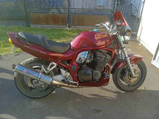 Superbe moto suzuki Bandit 1200 GSF 1996