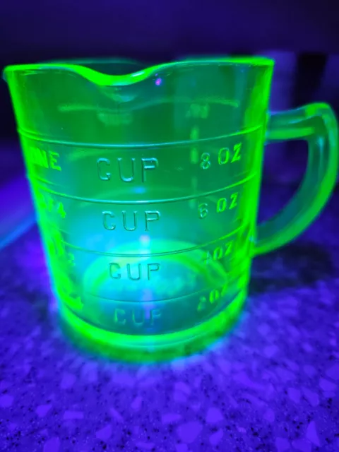 Green Kellogg's Depression Uranium Glass 3 Spout One Cup Liquid