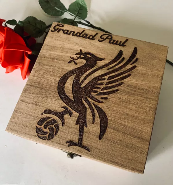 Boîte cadeau personnalisée Liverpool tout texte gravé 16 cm ville de Liverpool foie oiseau