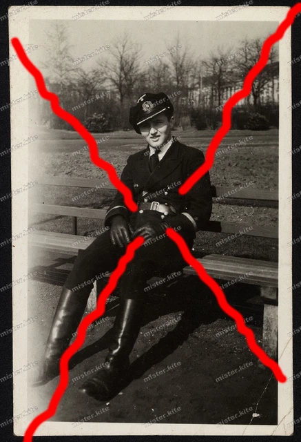 FOTOGENTBELGIENLEUTNANTSCHLACHTSCHIFF GNEISENAUKRIEGSMARINE1944