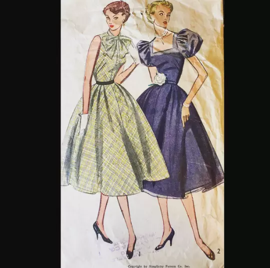 Vtg 50s Fit N Flare Dress w/ Bow Trim Sewing Pattern Simplicity 3845 B32