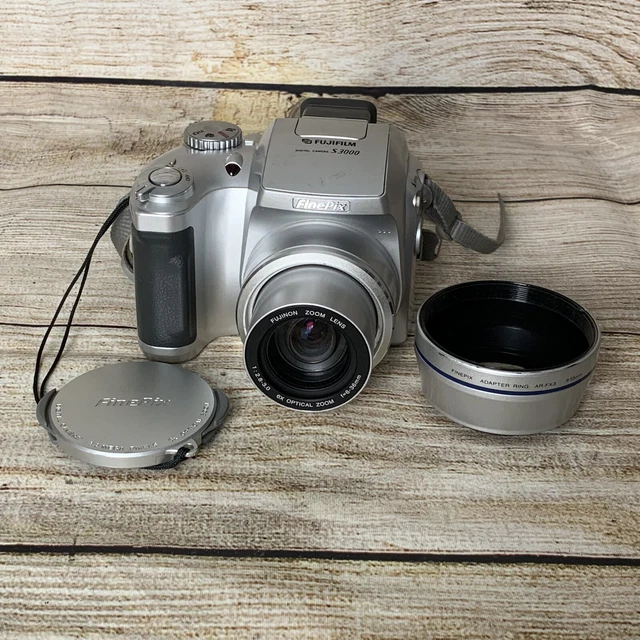 Fujifilm Finepix S3000 3.2MP Silver Bridge Digital Camera Tested & Working