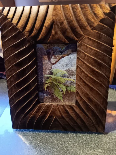 Beautiful Pier One Imports 9×7 Wood Carved Picture Frame. Holds 4×6 Photo