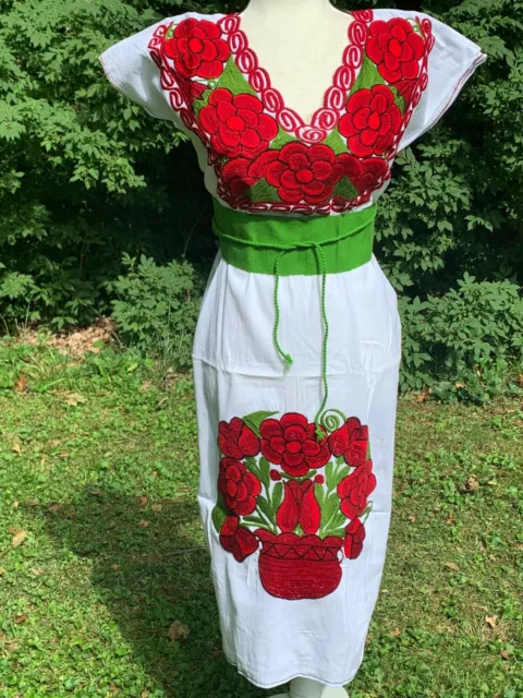 Puebla Mexican Dress w/ Belt Bata con Faja Vestido Flowers Red M/L 1 Size 1857