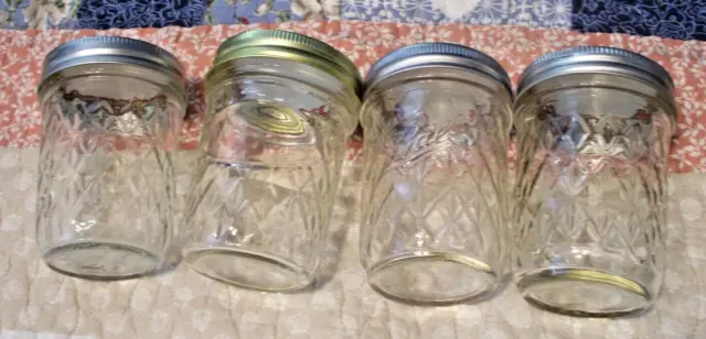 Half Pint 8 fl oz Quilted Glass Canning Jars Pattern w/ lids & rings Lot of 4