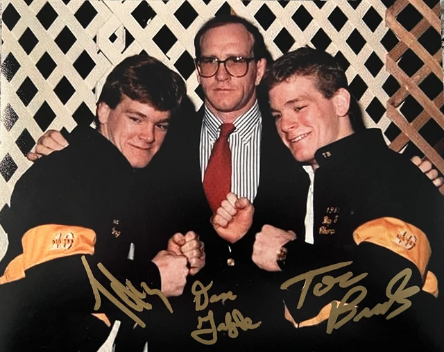 TOM BRANDS, TERRY BRANDS & DAN GABLE SIGNED 8x10 PHOTO WRESTLING AUTOGRAPH COA TOM BRANDS, TERRY BRANDS & DAN GABLE SIGNED 8x10 PHOTO WRESTLING AUTOGRAPH COA