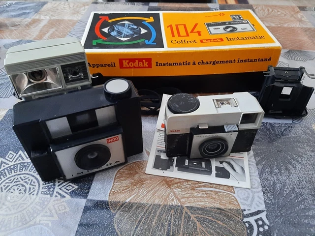 APPAREIL PHOTO ANCIEN : COFFRET KODAK INSTAMATIC 104  dans sa boite avec notice