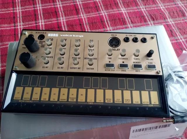 Korg Volca Keys Analogue Loop Synthesizer