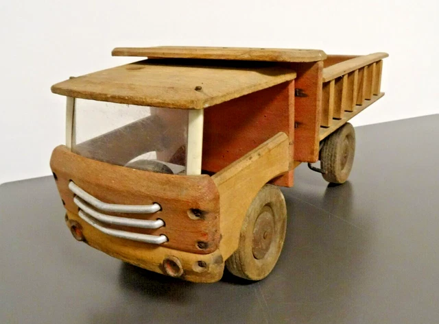 Ancien Camion Benne Des Années 50 - Déjà Traité Contre Les Xylophènes, Pare-chocs En Bois D’époque, Super Pour Déco Ou Collection