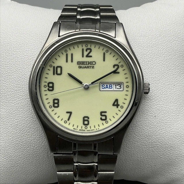 VINTAGE SEIKO MENS Watch 37mm Luminous Dial 7N43-9048 Day  display picture 1